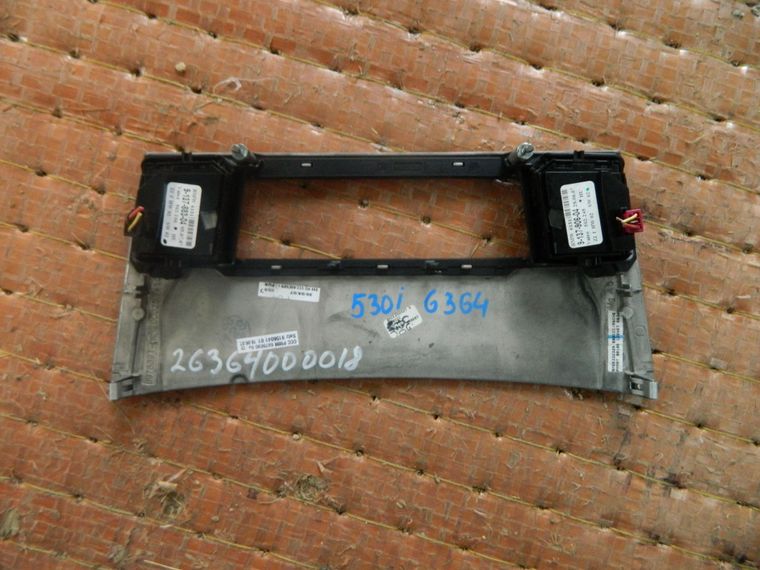 Накладка центральной консоли BMW 5-SERIES E60 (Контрактный)26364000018