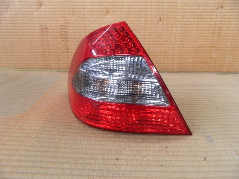 Фонарь MERCEDES-BENZ E-CLASS W211 Зад Лев (Контрактный) 36123054