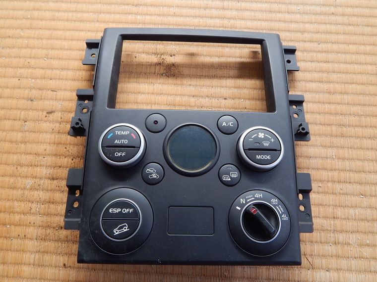 Климат-контроль Suzuki Escudo TDA4W (контрактный) 23429017