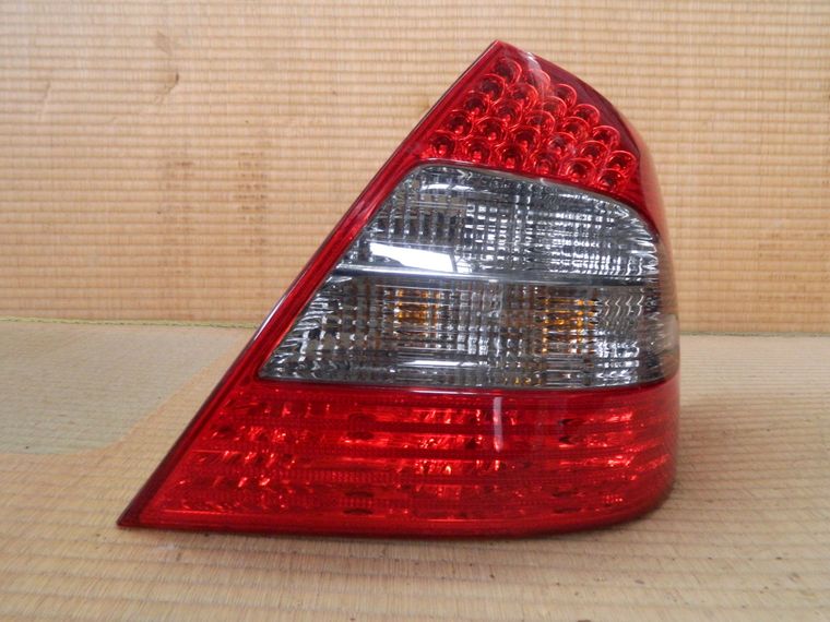 Фонарь MERCEDES-BENZ E-CLASS W211 Зад Прав (Контрактный) 36123053
