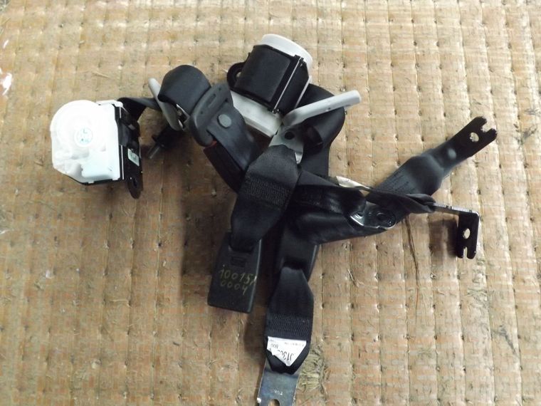 Ремень безопасности MAZDA DEMIO DY3W (Контрактный) 1001570004