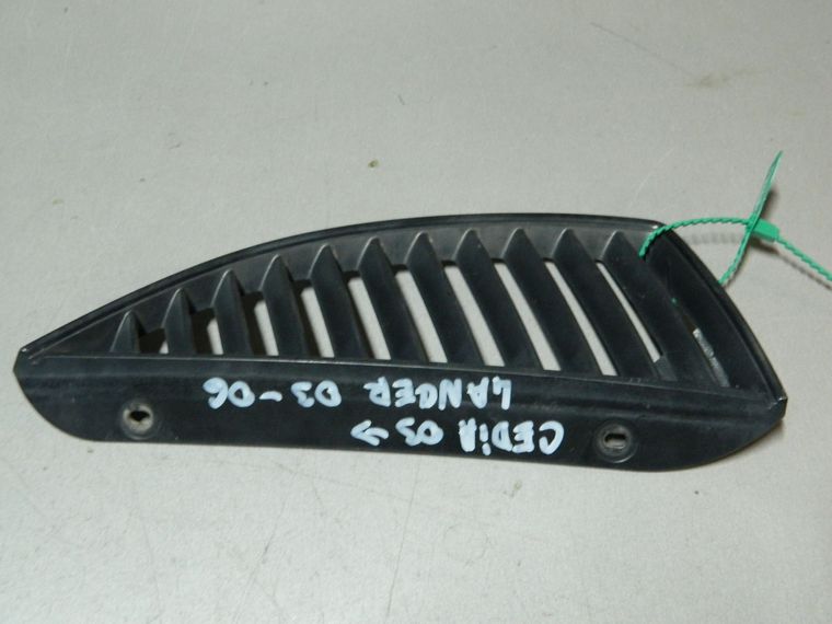 Решетка радиатора MITSUBISHI LANCER CEDIA CS5A (Контрактный) 81540826