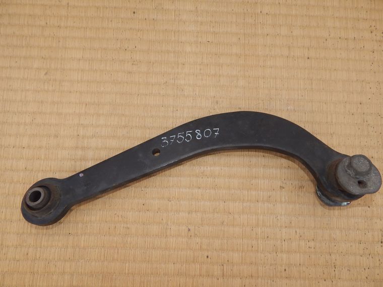 Рычаг TOYOTA AVENSIS AZT250 Зад (Контрактный) 3755807