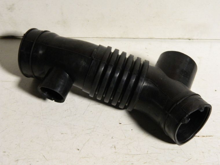 Патрубок воздушного фильтра GENERAL PARTS 1788117080 TOYOTA LAND CRUISER HZJ105 / HZJ105L