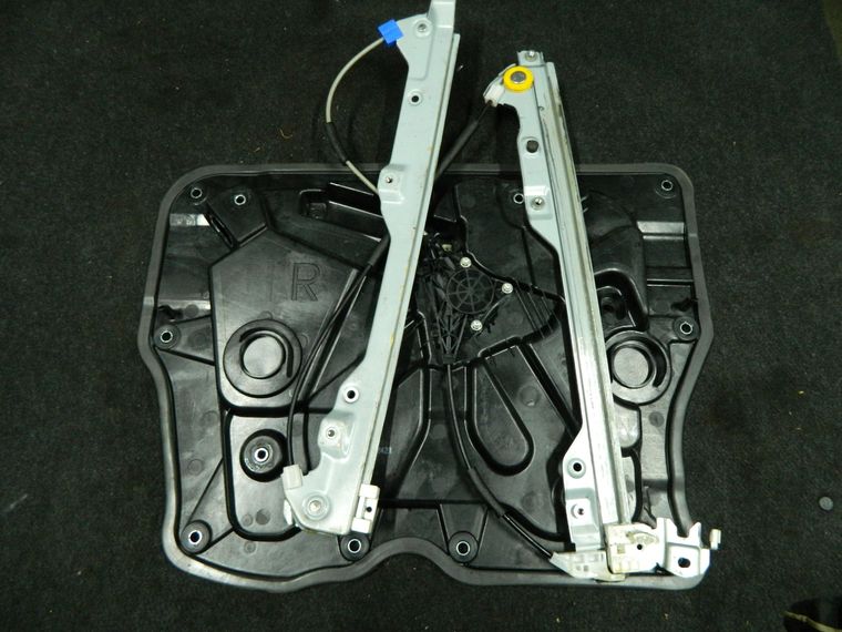 Стеклоподъемник NISSAN X-TRAIL T31 Перед Прав (Контрактный) 1102640129