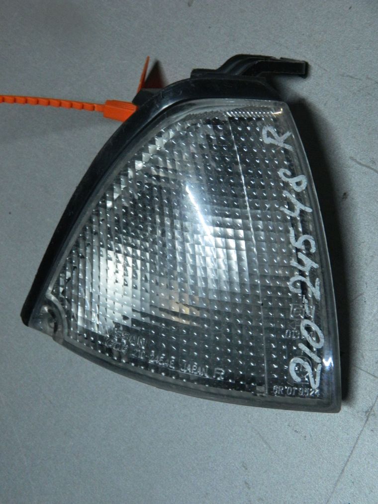 Габарит NISSAN AVENIR W10 Перед Прав (Контрактный) 72367017