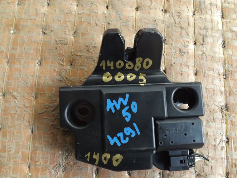 Замок багажника TOYOTA CAMRY AVV50 (Контрактный) 1400800005