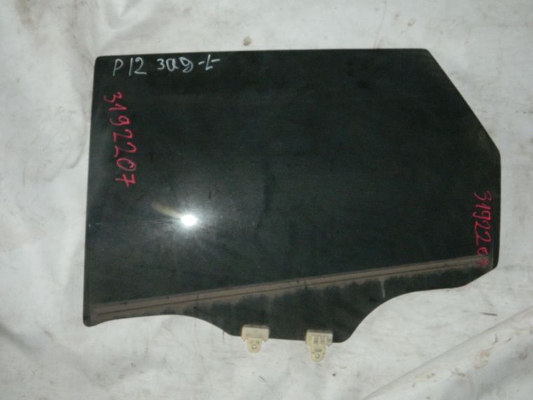 Стекло двери NISSAN PRIMERA P12 Задн. Лев (Контрактный) 3192207