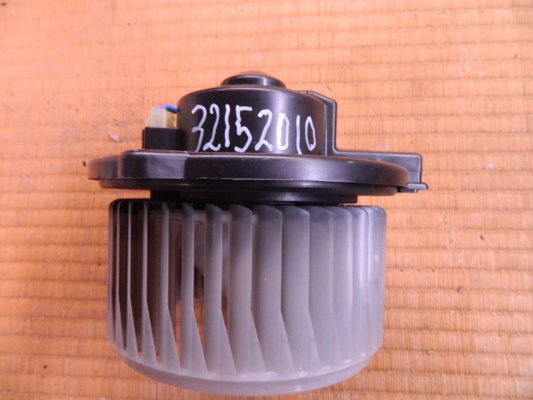 Мотор печки Toyota Camry ACV30 (контрактный) 32152010