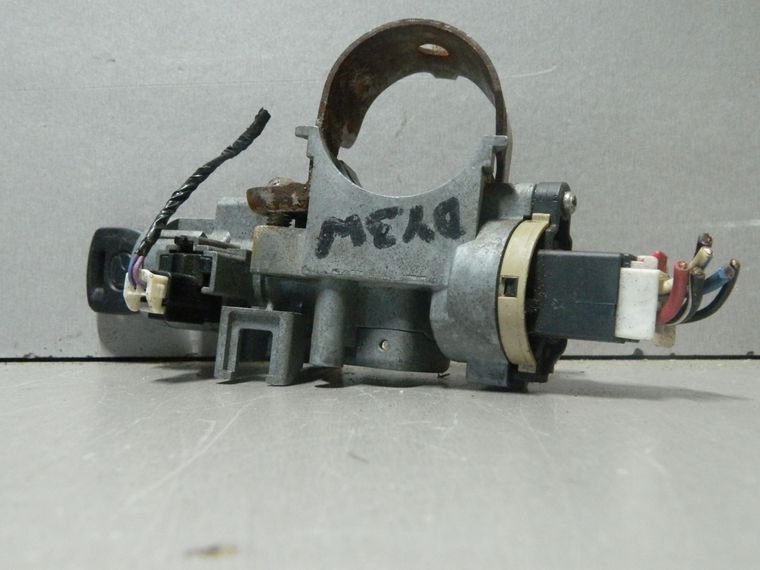 Замок зажигания MAZDA DEMIO DY5W (Контрактный) 81528168