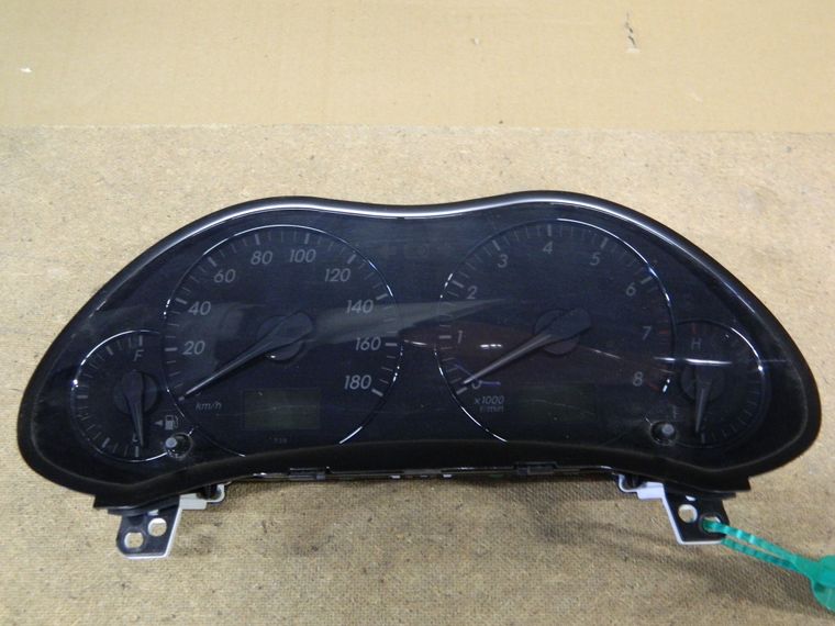 Панель приборов TOYOTA AVENSIS AZT250 (Контрактный) 79590272