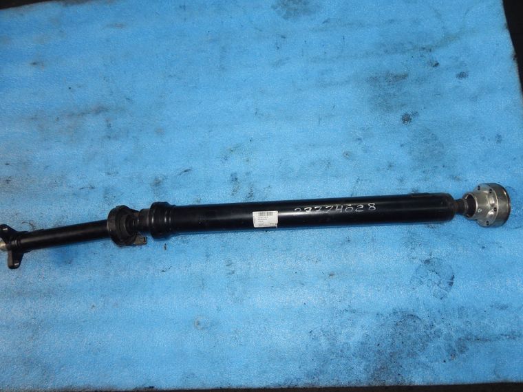 Карданный вал VOLKSWAGEN TOUAREG 7L7 Зад (Контрактный) 27774628