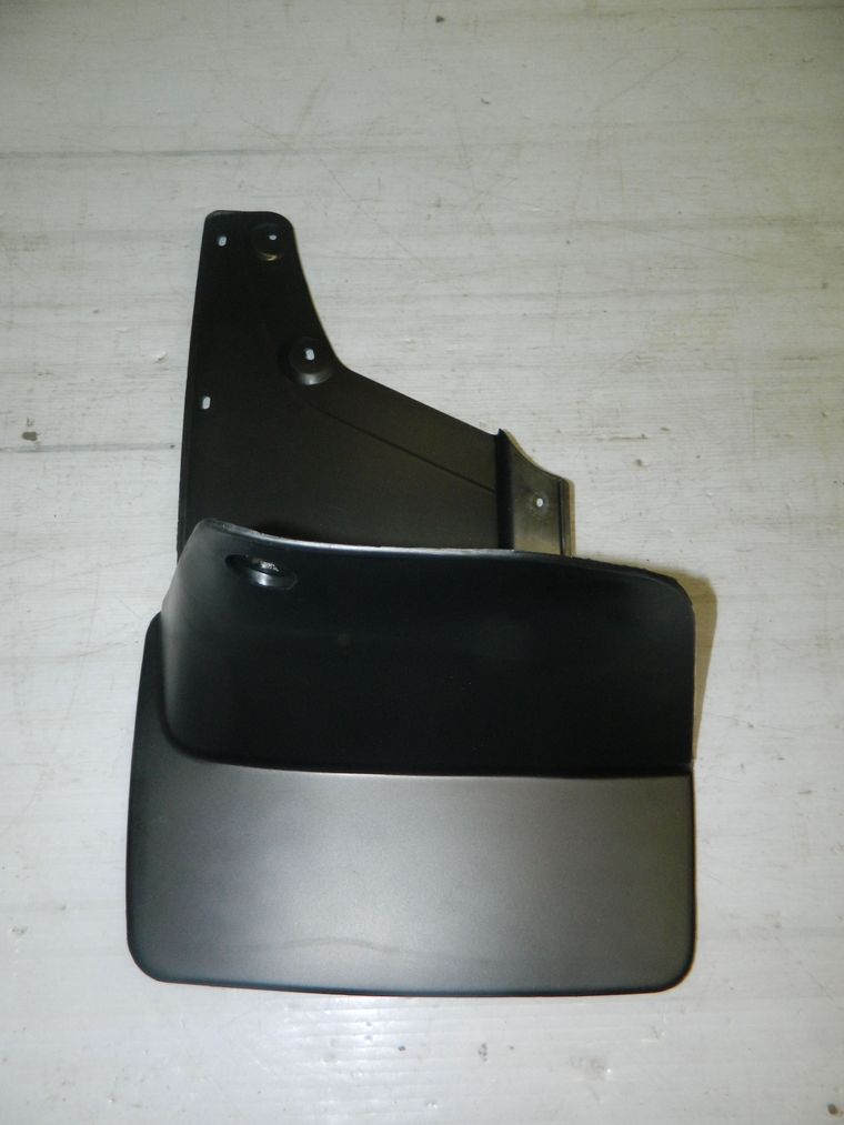 Брызговик SAT STTY90064B2 TOYOTA/LEXUS