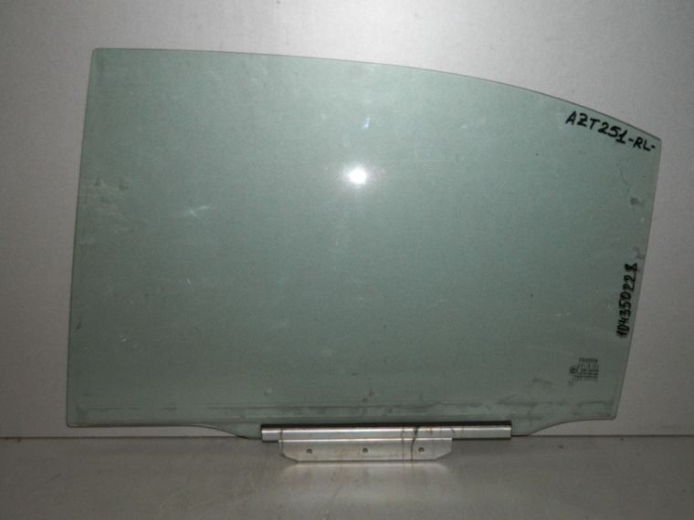 Стекло двери TOYOTA AVENSIS AZT251 Задн Лев (Контрактный) 104350228