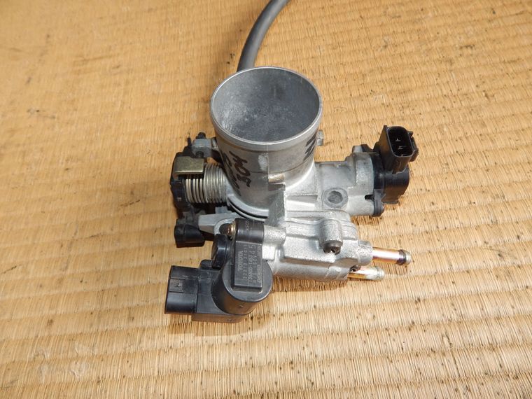 Заслонка дроссельная TOYOTA PLATZ NCP12 (Контрактный) 28603304