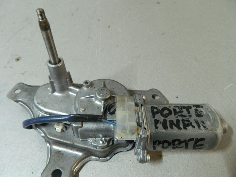 Мотор заднего дворника TOYOTA PORTE NNP10 (Контрактный) 81528618