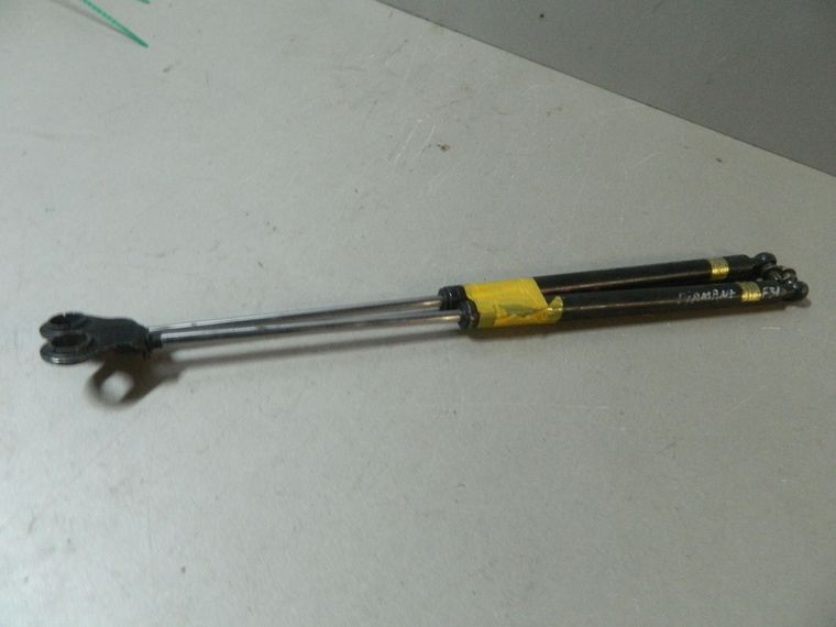 Амортизатор багажника MITSUBISHI DIAMANTE F31A (Контрактный) 81528862