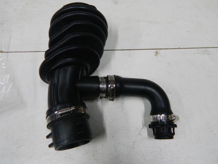 Патрубок воздушного фильтра GENERAL PARTS 1673571 FORD FOCUS II 09- 1.6 TDCI