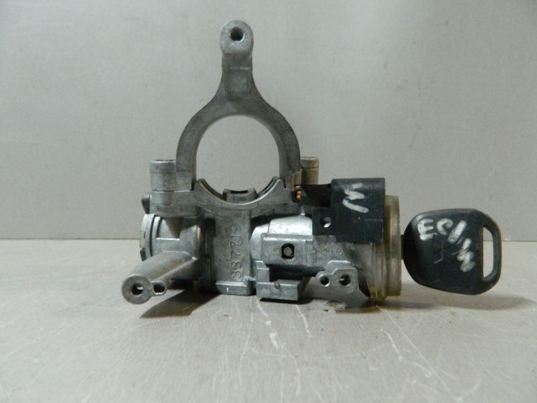 Замок зажигания MITSUBISHI LEGNUM EC1W (Контрактный) 81528808