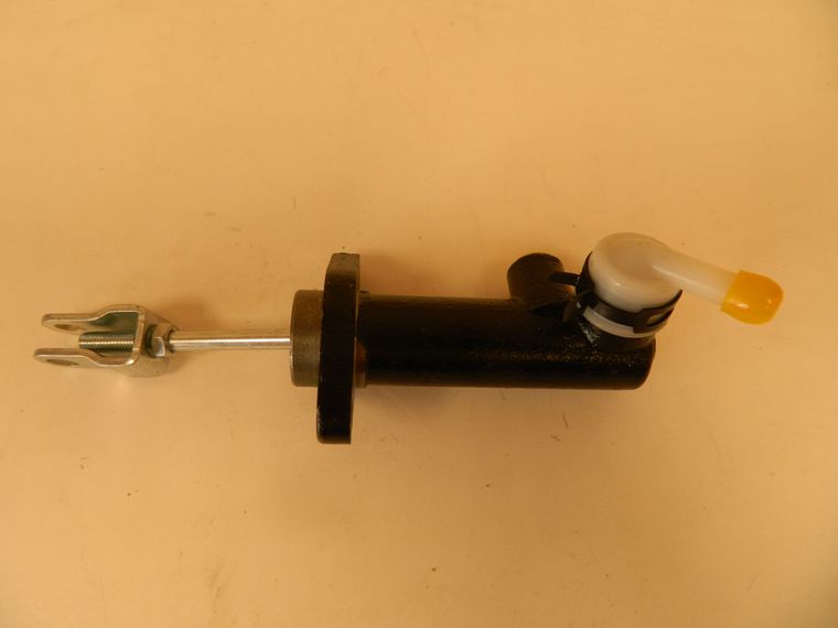 Цилиндр сцепления главный GENERAL PARTS ME607347 MITSUBISHI FUSO CANTER FB510 / FE637