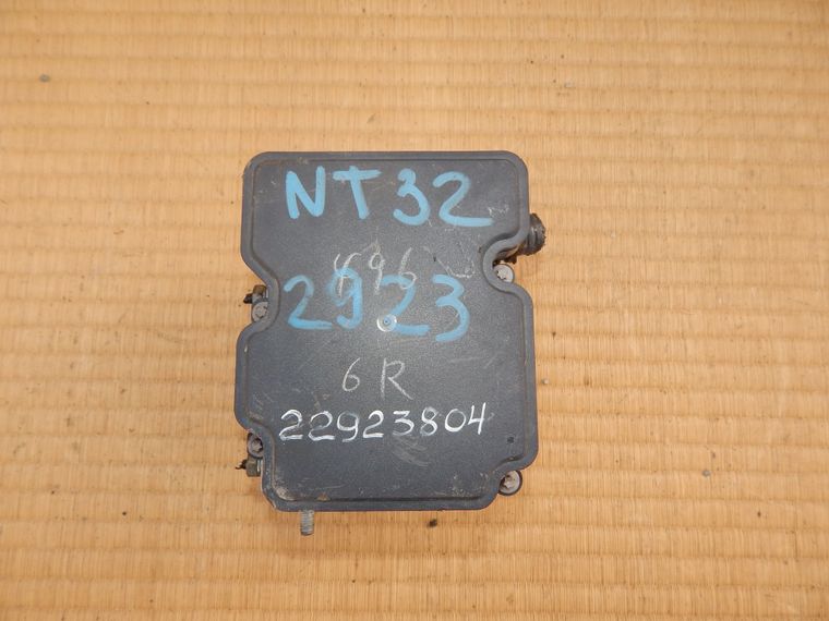 Блок ABS NISSAN X-TRAIL T32 (Контрактный) 22923804