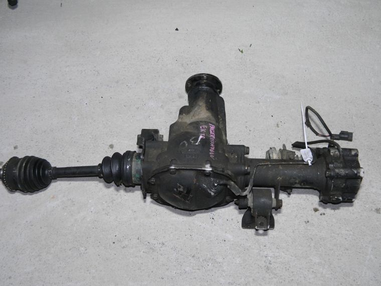 Редуктор MITSUBISHI PAJERO IO H67W Перед (Контрактный) 69586002