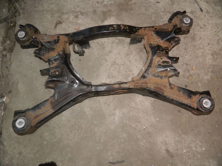 Балка подвески SUBARU FORESTER SHJ Зад (Контрактный) 1020570458