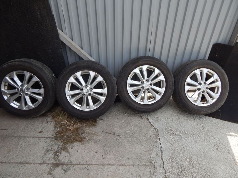Колеса комплект NISSAN 225/65 R17 (Контрактный) NT322923