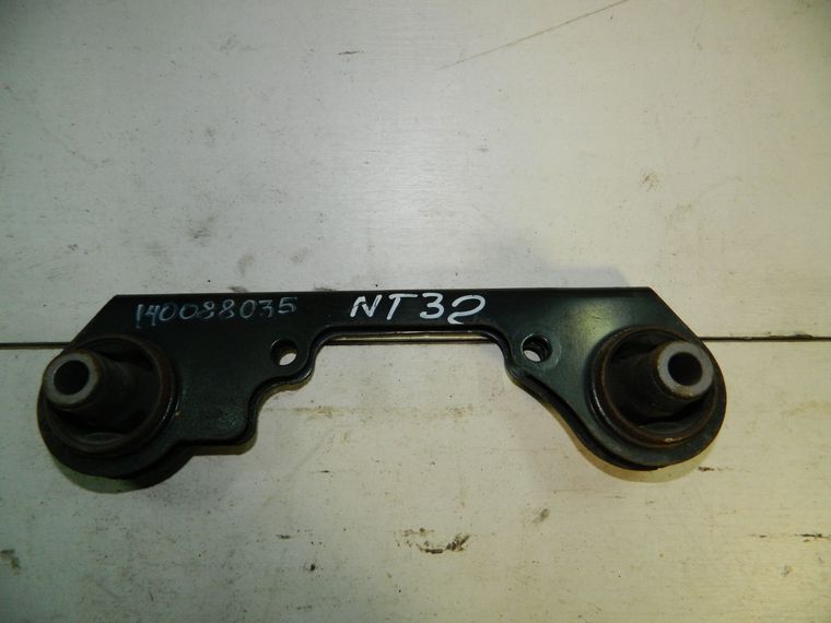 Крепление редуктора NISSAN X-TRAIL NT32 (Контрактный) 140088035
