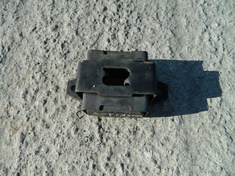 Опора сайлентблока балки MAZDA AXELA BL6FJ Зад (Контрактный) 23140