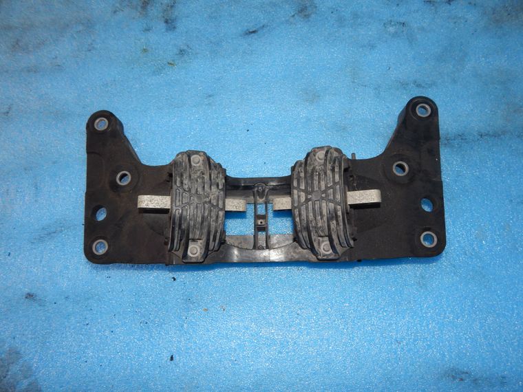 Подушка АКПП BMW 5-SERIES F10 (Контрактный) 23576626