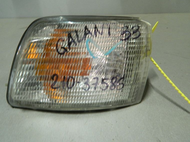 Габарит MITSUBISHI GALANT E33A Перед Прав (Контрактный) 79768020