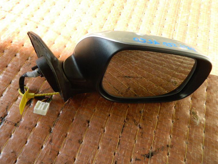 Зеркало TOYOTA AVENSIS AZT250 Перед Прав (Контрактный) 94603886