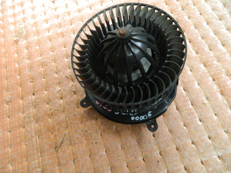 Мотор печки MERCEDES-BENZ E-CLASS W211 (Контрактный) 3612300006