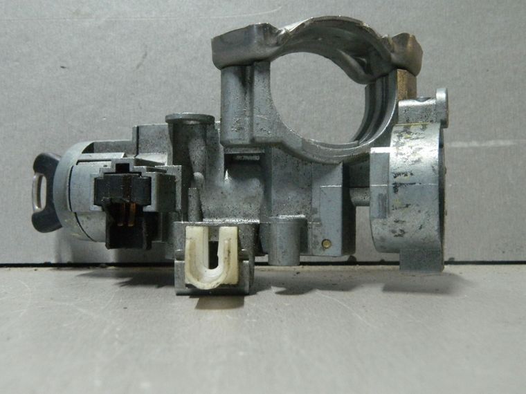 Замок зажигания MAZDA FAMILIA BJFW (Контрактный) 81528156