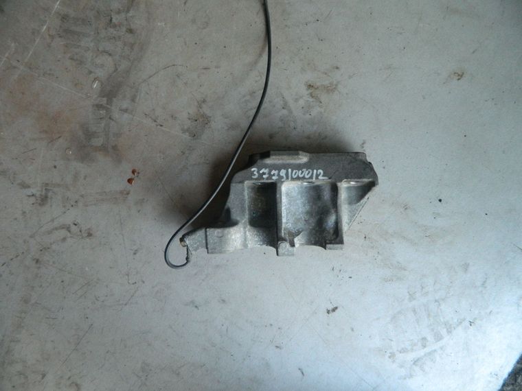 Кронштейн опоры двигателя TOYOTA CAMRY ACV30 2AZFE (Контрактный) 3779100012
