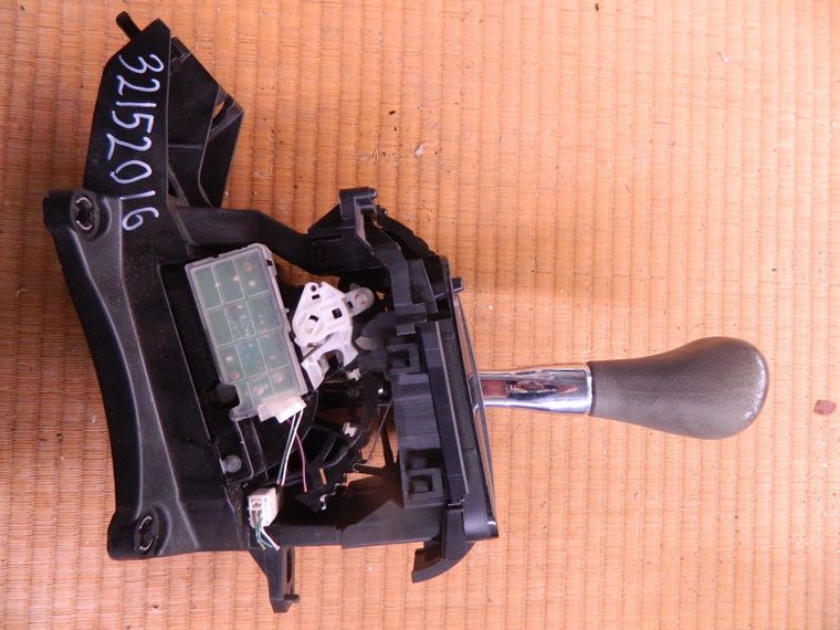 Ручка АКПП Toyota Camry ACV30 (контрактный) 32152016