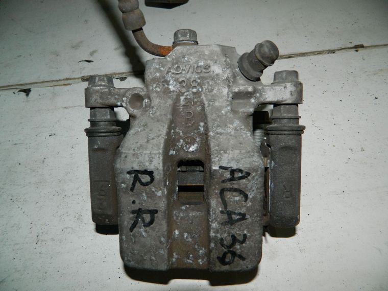 Суппорт TOYOTA RAV4 ACA36 Зад Прав (Контрактный) 180296015