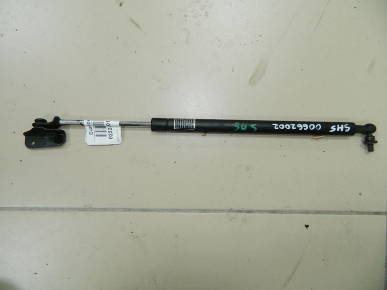 Амортизатор капота SUBARU FORESTER SH5 (Контрактный) 81528948.