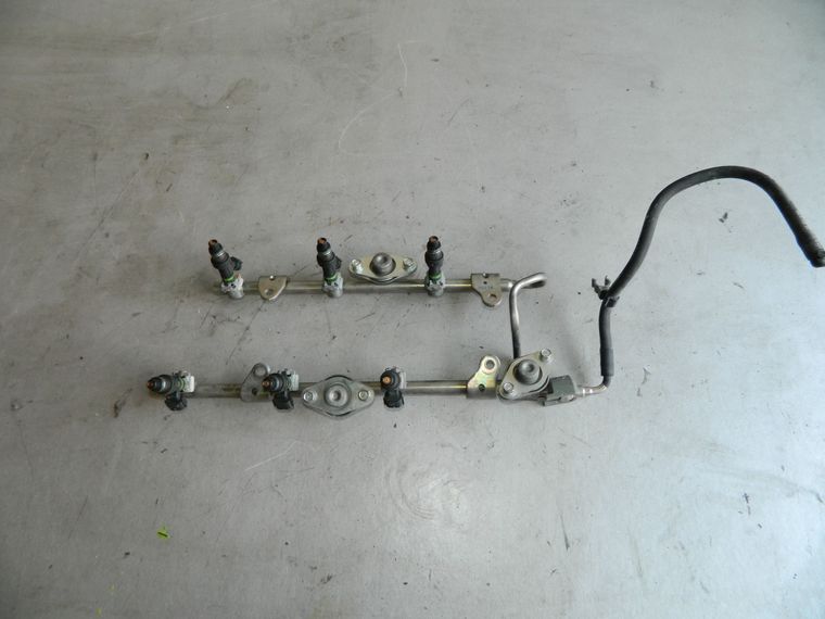 Рампа топливная с форсунками NISSAN TEANA J32 VQ25DE (Контрактный) 2414700113