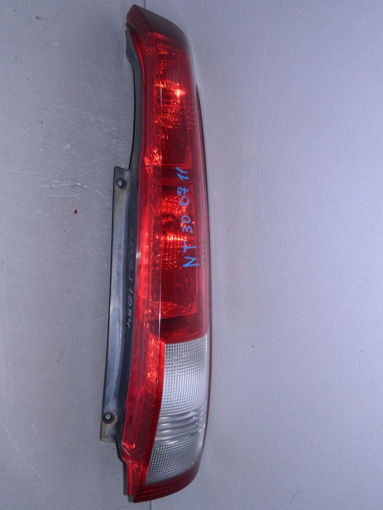 Фонарь NISSAN X-TRAIL NT30 Зад Прав (Контрактный) 20711054
