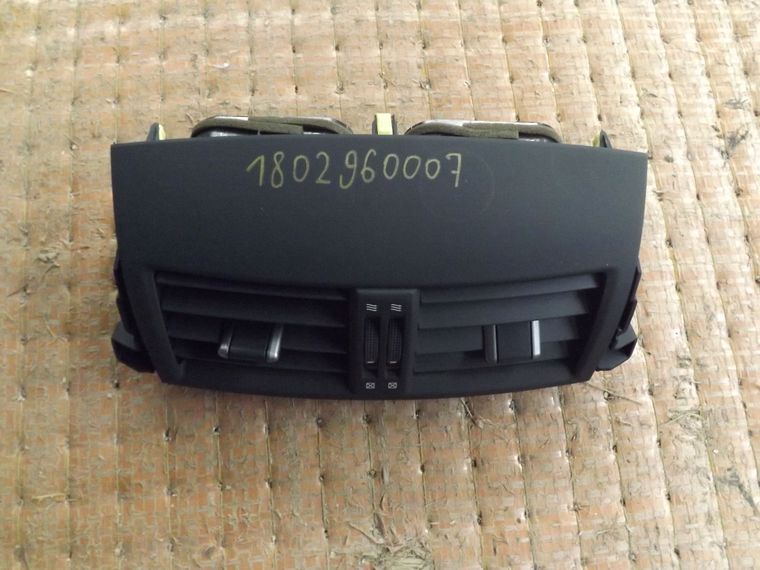 Дефлектор воздушный TOYOTA RAV4 ACA36 (Контрактный) 1802960007