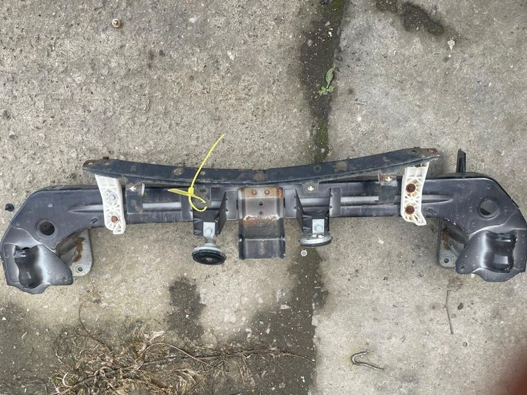 Усилитель бампера MITSUBISHI OUTLANDER CW5W Перед (Контрактный) 94584123