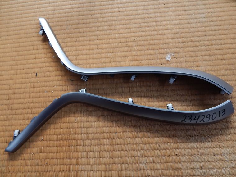 Накладки на консоль Suzuki Escudo TDA4W (контрактный) 23429013
