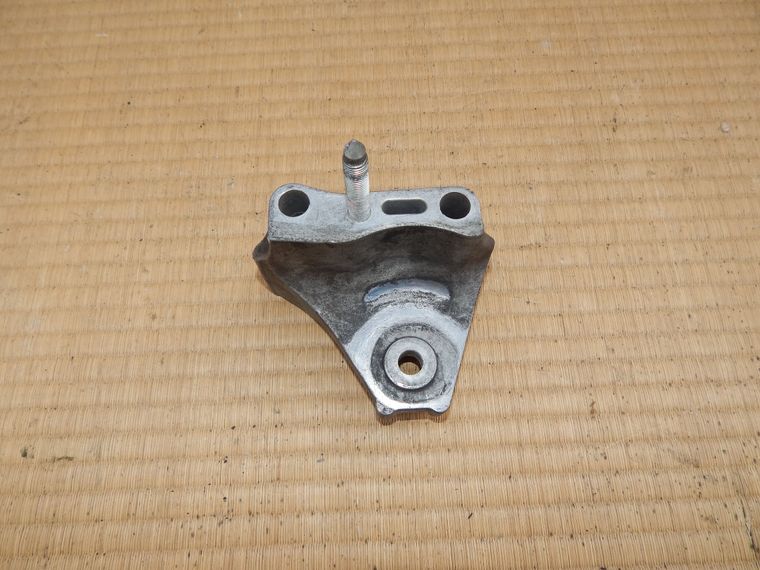 Кронштейн опоры двигателя TOYOTA AVENSIS AZT250 (Контрактный) 37550809